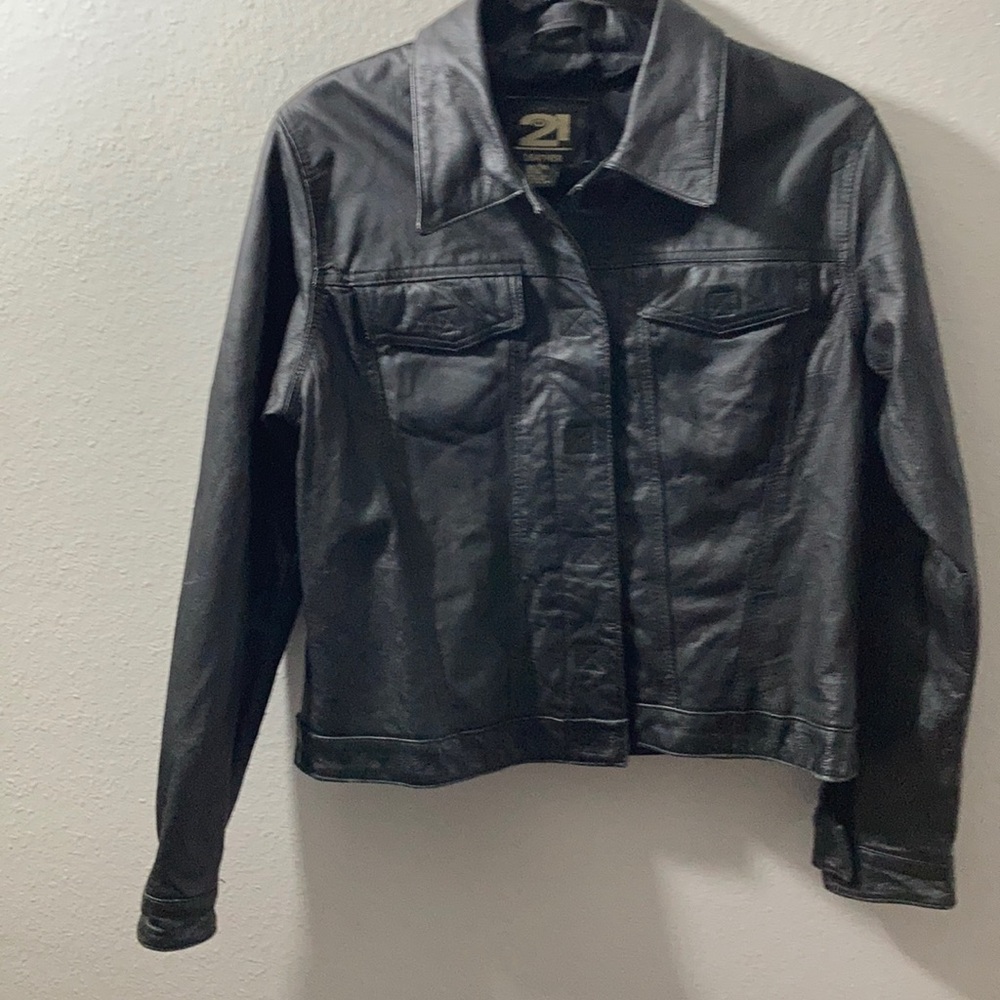 Women’s cute black leather jacket